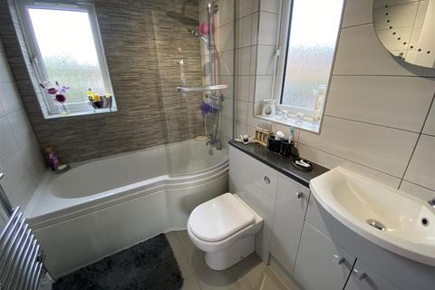 8 Ash Close, Swindon, SN5 5DF