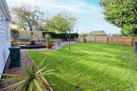 2 bedroom detached bungalow for sale, Mumby Road, Huttoft, Alford