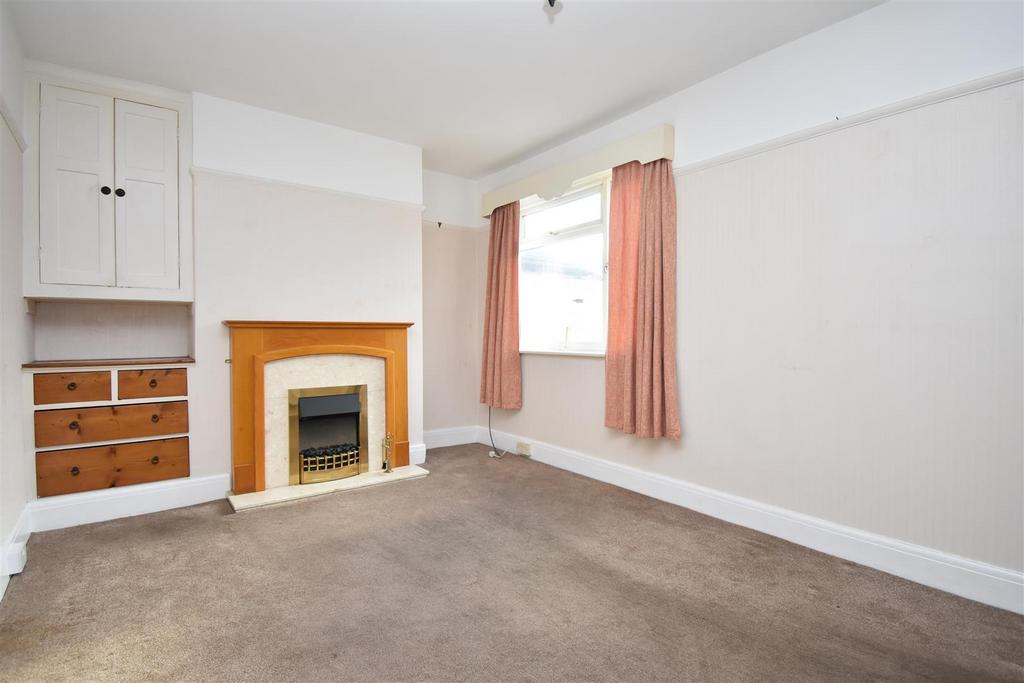 Melwood Grove, York 3 bed semidetached house £995 pcm (£230 pw)