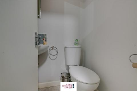 128 Rawmarsh Hill, Parkgate, Rotherham, S62 6EX