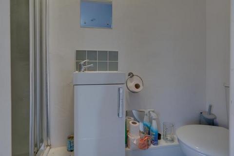 128 Rawmarsh Hill, Parkgate, Rotherham, S62 6EX