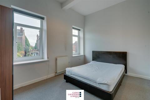 128 Rawmarsh Hill, Parkgate, Rotherham, S62 6EX