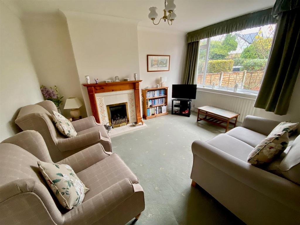 Parker Lane, Mirfield 3 bed semidetached house for sale £235,000