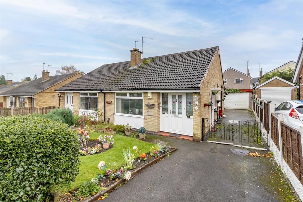 Highwood Avenue, Moortown, Leeds, LS17 2 bed semidetached bungalow £