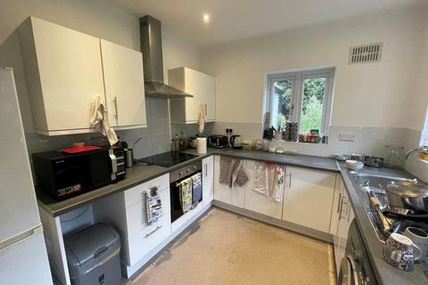 6 bedroom terraced house to rent, West Street, Leicester
