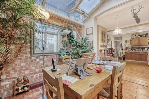 2 Cyprus Street, London, E2 0NN
