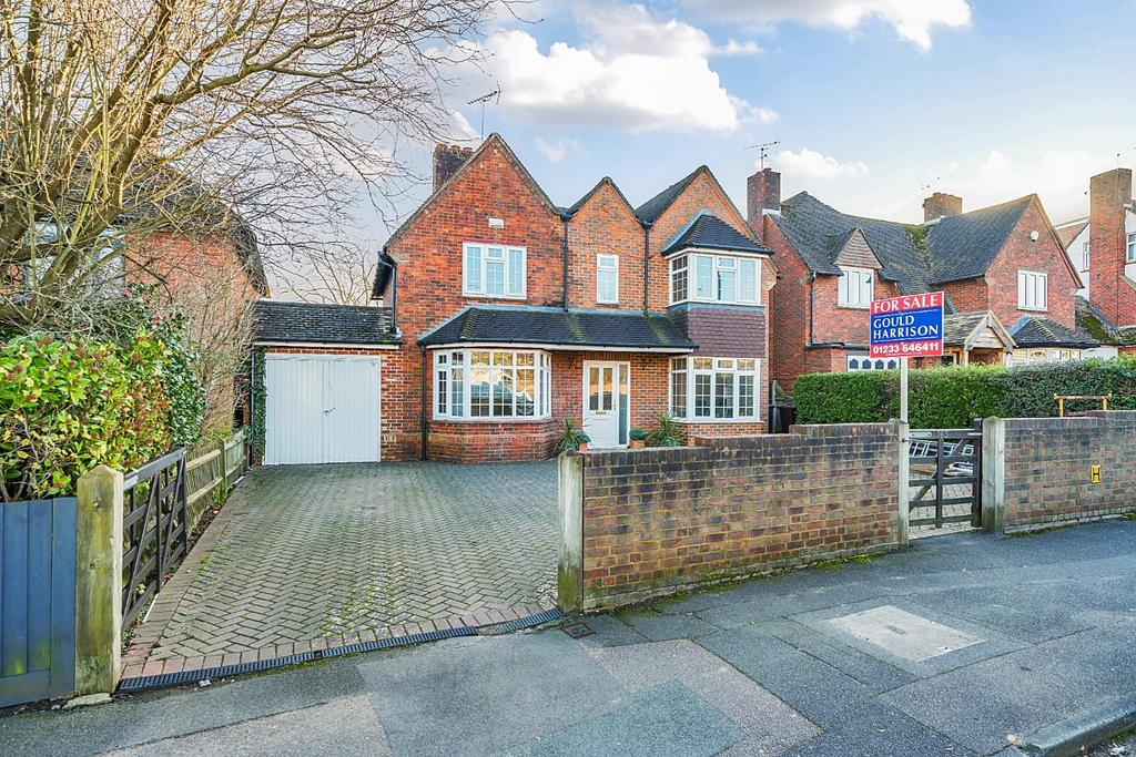 Canterbury Road, Kennington, Ashford TN24 5 bed detached house for sale