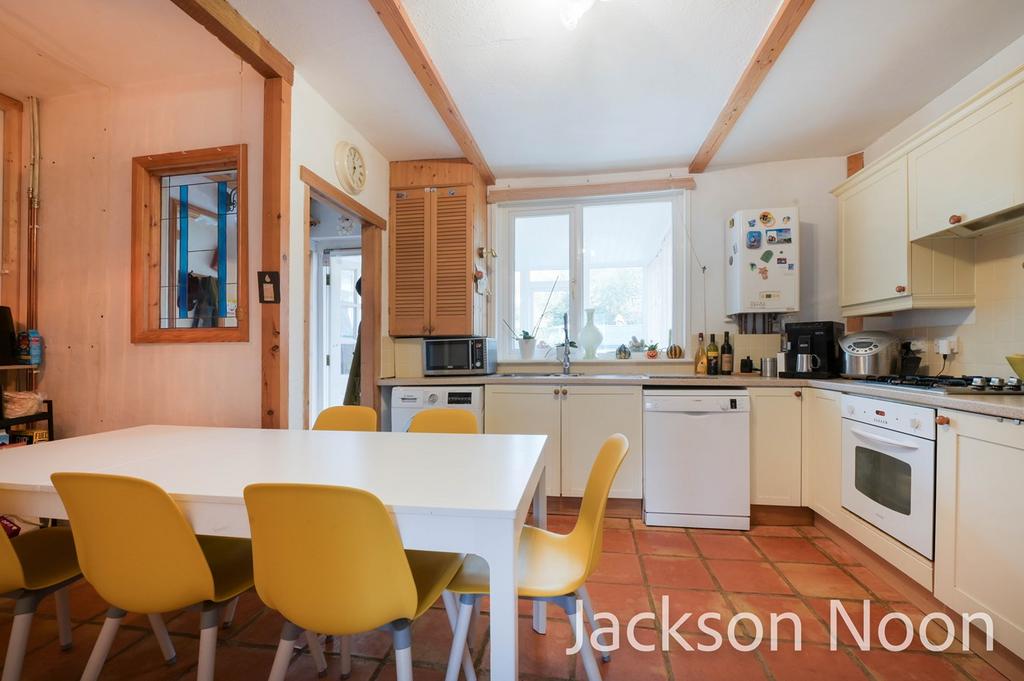 Horton Hill, Epsom, KT19 2 bed end of terrace house for sale £465,000