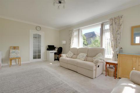 3 bedroom detached bungalow for sale - East Mead, Ferring, Worthing