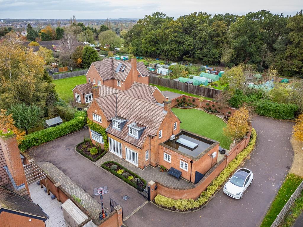 Monsell Drive, Leicester, LE2 4 bed detached house for sale £795,000