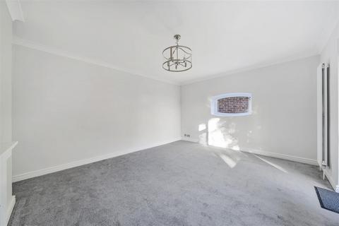 37 South Terrace, Surbiton, KT6 6HT