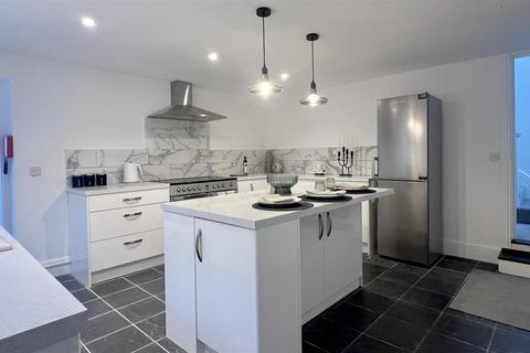 1, Manorville Fosketh Hill, Westward Ho, Bideford, EX39 1UL