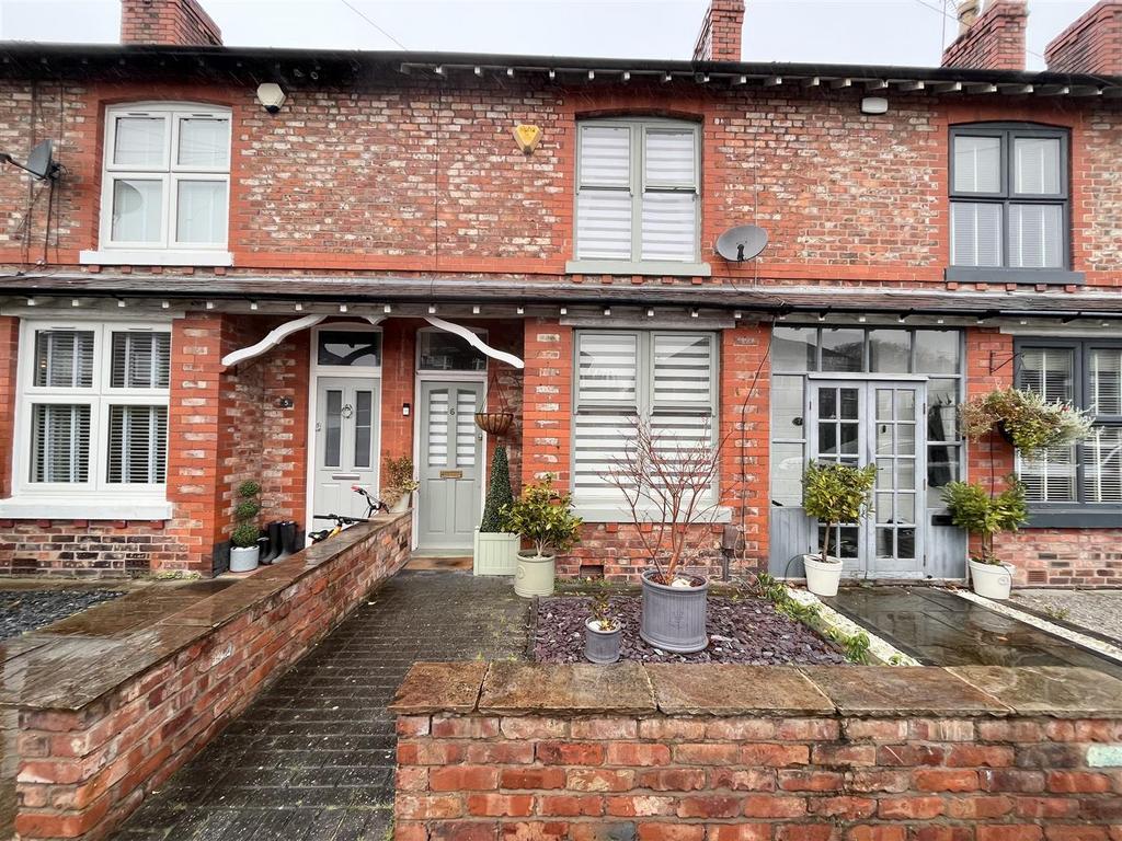 Lacey Avenue, Wilmslow 3 bed terraced house for sale £370,000