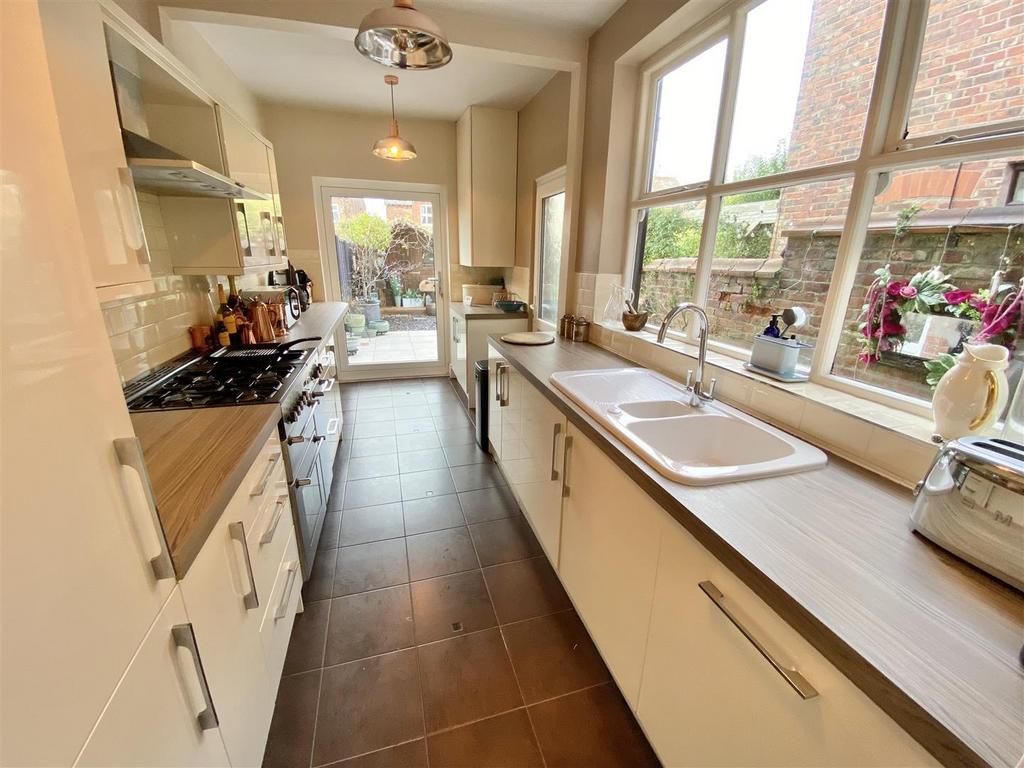 Lacey Avenue, Wilmslow 3 bed terraced house for sale £370,000
