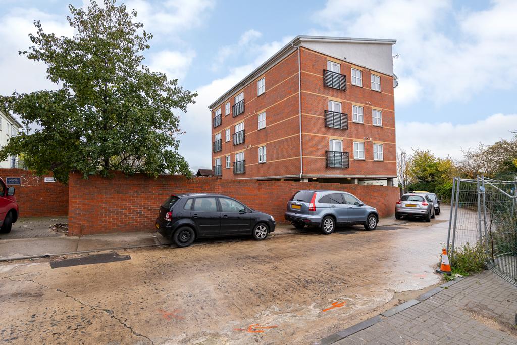 2 Bedroom Flat