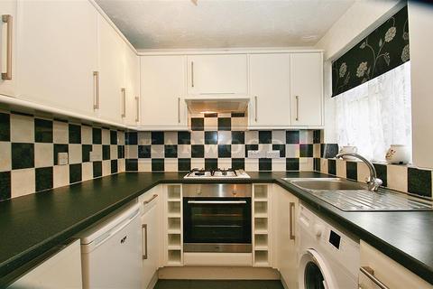 1 bedroom end of terrace house for sale, Sharpness Close, Hayes