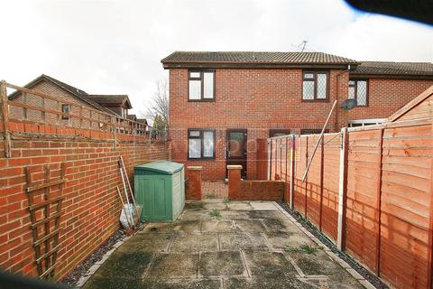 4 Sharpness Close, Hayes, UB4 9SW