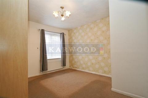 4 Sharpness Close, Hayes, UB4 9SW