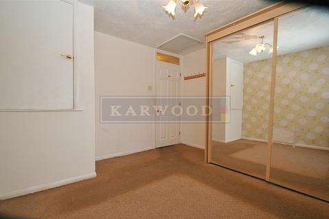 undefined, Sharpness Close, Hayes