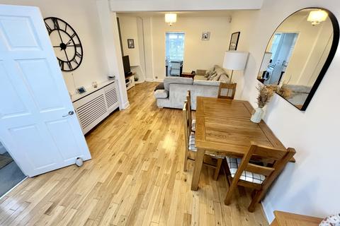 310 Burnt Oak Lane, Sidcup, DA15 8LN