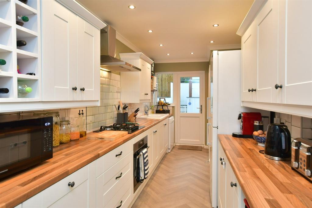 Cowley Drive, Woodingdean, Brighton, East Sussex 3 bed terraced house