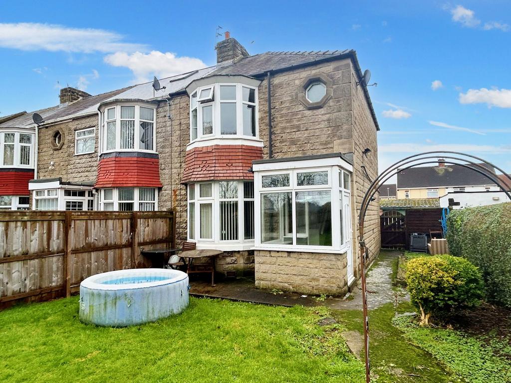 North Seaton Road, Ashington... 2 bed semidetached house £132,000