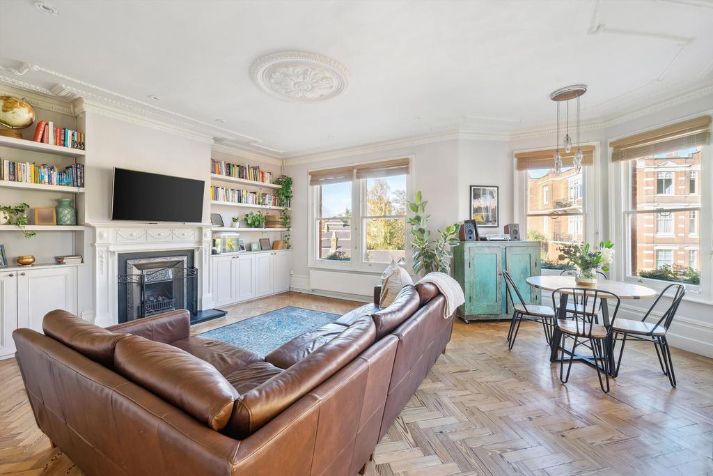 Cambridge Road, Twickenham, Middlesex, TW1 4 bed flat for sale £1,350,000