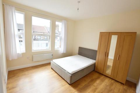 Studio to rent - Forest Road, E17