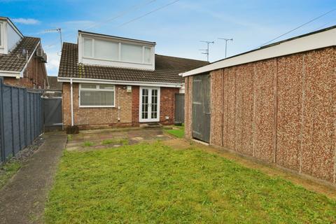 2 bedroom semi-detached bungalow for sale, Jendale, Hull,  HU7 4BB
