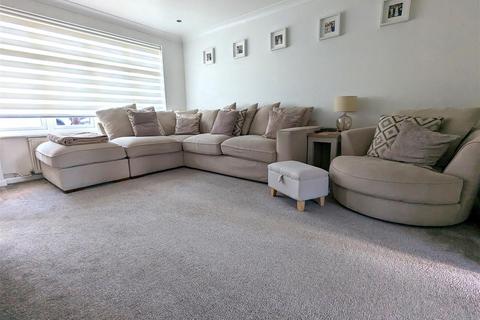 6 Bure, East Tilbury, Tilbury, RM18 8SF