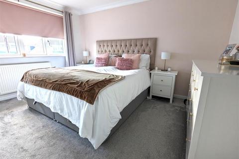 6 Bure, East Tilbury, Tilbury, RM18 8SF