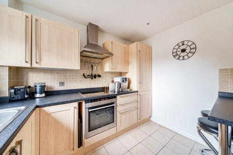 9 Bowers Close, Guildford, GU4 7NE