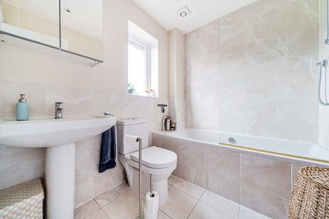 9 Bowers Close, Guildford, GU4 7NE