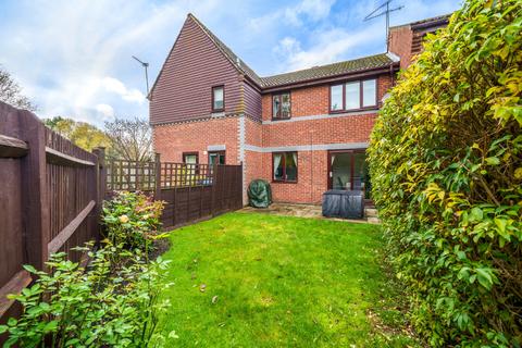 9 Bowers Close, Guildford, GU4 7NE