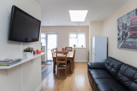 1 bedroom in a house share to rent - Rusland Park Road, Harrow HA1