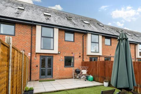 3 bedroom townhouse for sale, Faircross Court,  Thatcham,  RG18