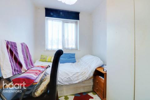 2 bedroom apartment for sale - Frensham Close, Southall