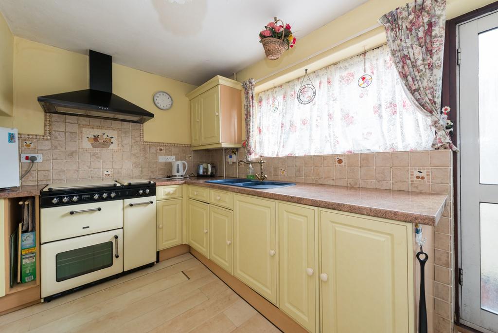 Monkton Road, Minster, CT12 2 bed detached house for sale £300,000