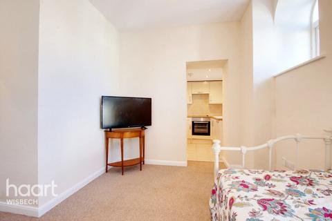 1 bedroom flat for sale, Park Road, Holbeach