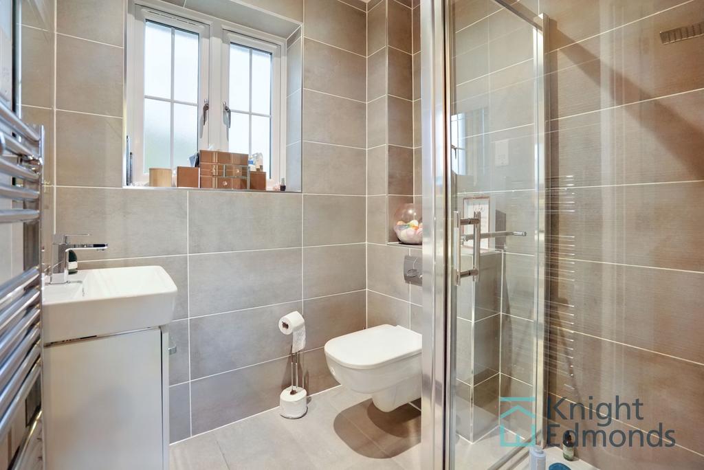 Bedroom 2 Ensuite