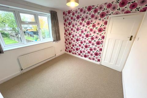 3 bedroom terraced house to rent, Primrose Glen, Hornchurch RM11