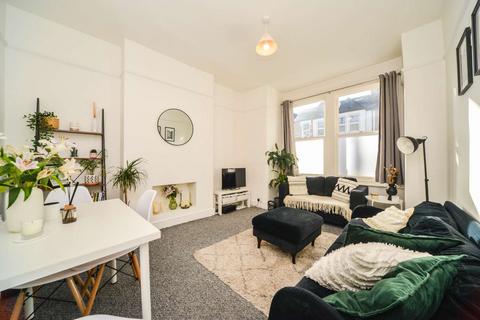 2 bedroom flat to rent, Nutwell Street, Tooting, London