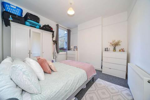 2 bedroom flat to rent, Nutwell Street, Tooting, London