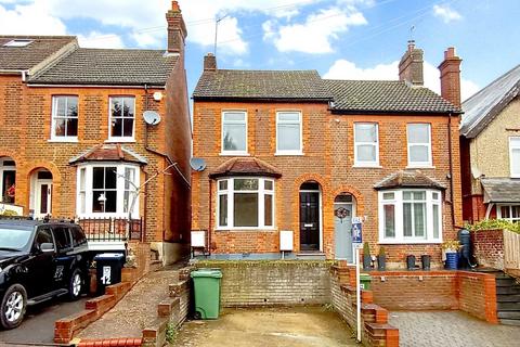 3 bedroom semi-detached house to rent, Cotterells Hill, Town Centre, Unfurnished, Available Now