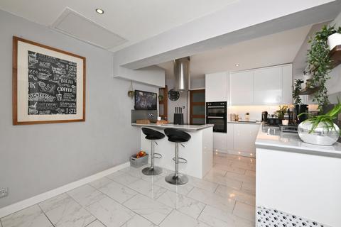 3 bedroom detached house for sale - Crest Road, St Georges, TF2