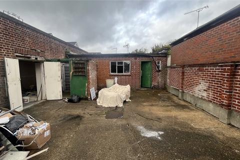 Office to rent, Rayleigh Road, Leigh-on-Sea, Essex, SS9