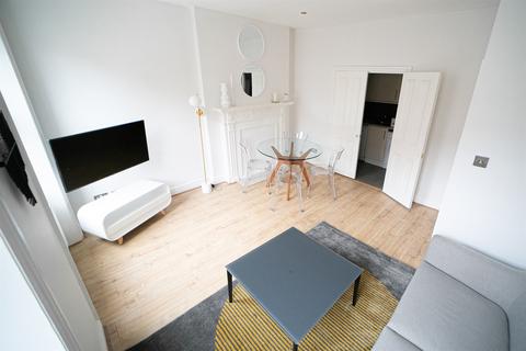 2 bedroom flat to rent, London W1U