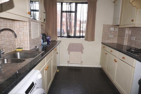 Flat, 81 Woodgate Avenue, Chessington, KT9 2QJ