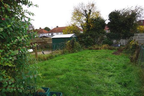 Flat, 81 Woodgate Avenue, Chessington, KT9 2QJ