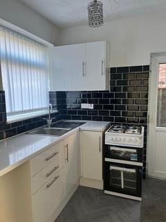 3 bedroom semi-detached house to rent - Wigsby Avenue, New Moston